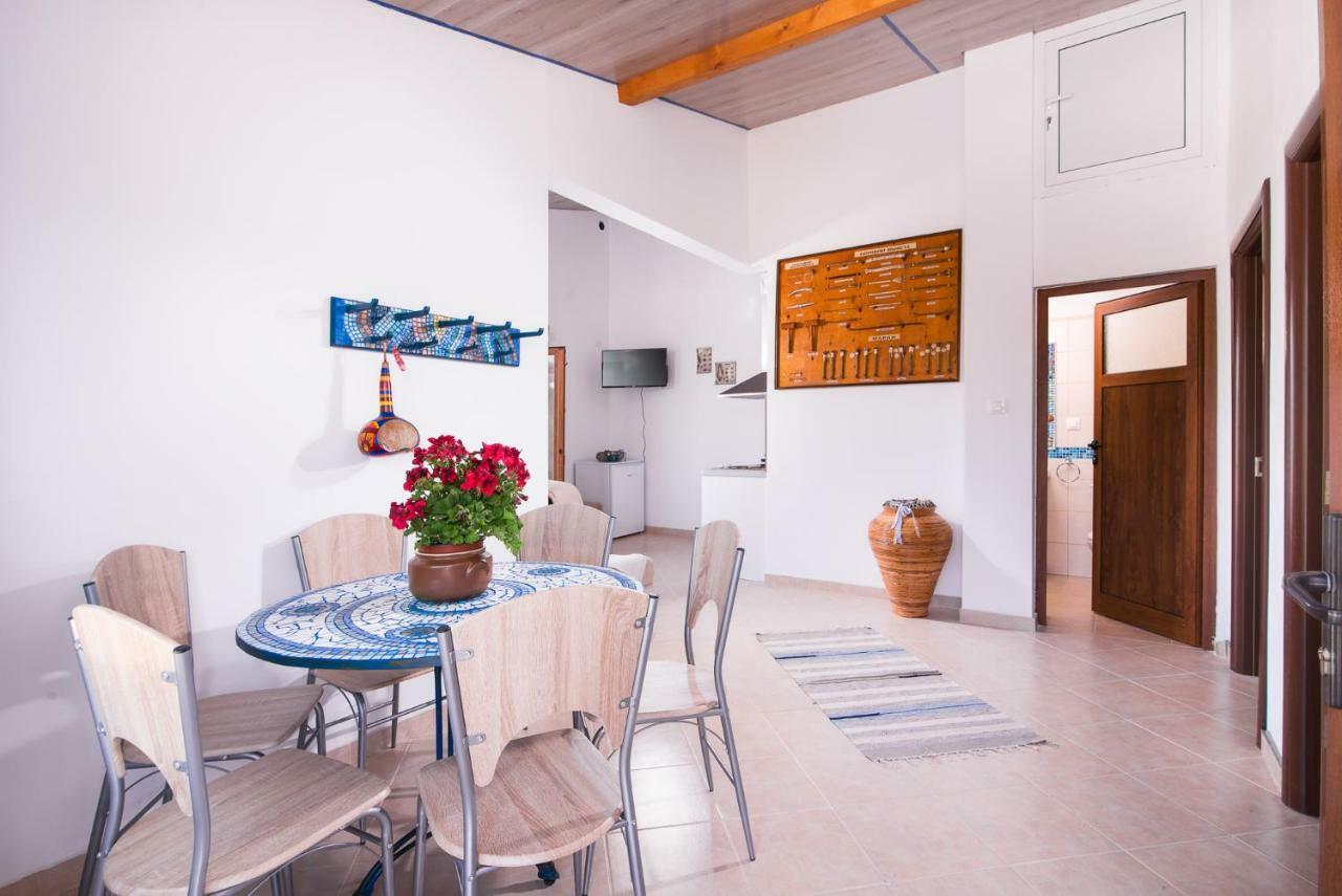 Aparthotel Blue Breeze Órmos Prínou Zewnętrze zdjęcie